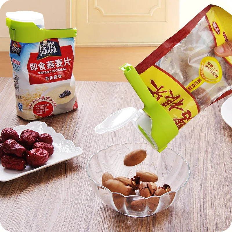 Food Bag Sealing Clip with Spout – Airtight Snack, Oats & Cereal Dispenser