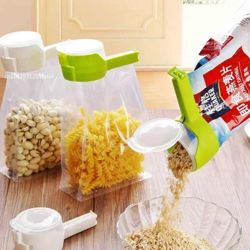 Food Bag Sealing Clip with Spout – Airtight Snack, Oats & Cereal Dispenser